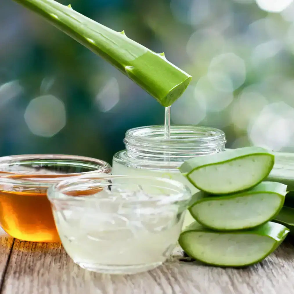 Skincare calming gel designed to reduce redness and inflammation.