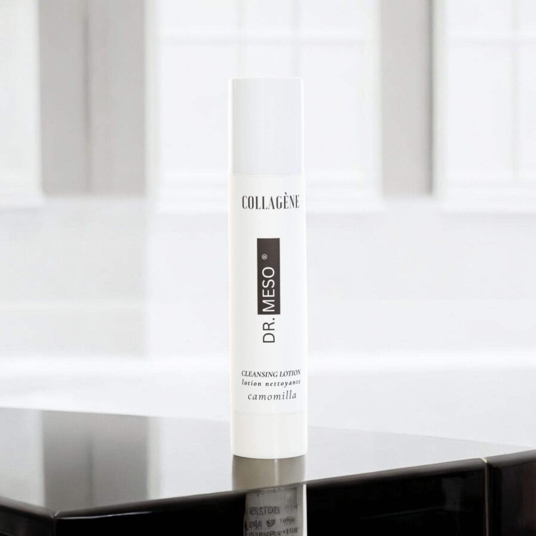 Collagene Cleansing Lotion for gentle makeup removal and skin hydration.